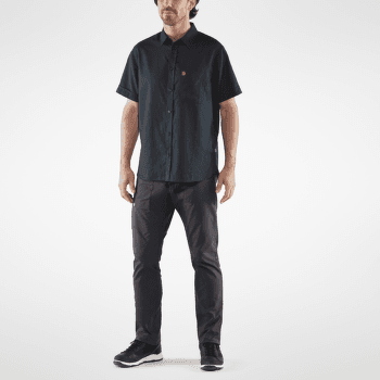 Chemises a manches courtes Fjällräven Övik Travel Shirt SS Men Chalk White-Sand Stone
