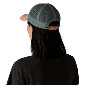 Casquette de baseball Patagonia P-6 Logo LoPro Trucker Hat White w/Peach Sherbet